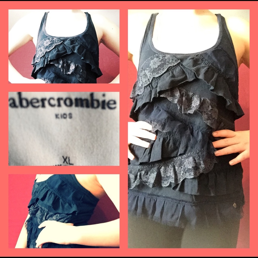 A navy tank top with flaps 9$